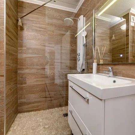Bergantin Sea View Апартаменты *